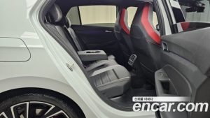 Volkswagen Golf 2.0 GTI 2024 года из Южной Кореи