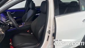 Mercedes-Benz E-Class E300 4MATIC Exclusive 2025 года из Южной Кореи