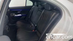 Mercedes-Benz E-Class E300 4MATIC Exclusive 2025 года из Южной Кореи