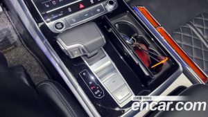 Audi Q8 55 TFSI 4WD Premium 2023 года из Южной Кореи