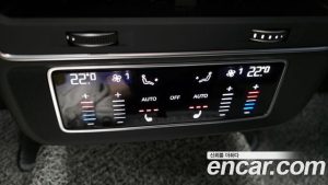 Audi Q8 55 TFSI 4WD Premium 2023 года из Южной Кореи