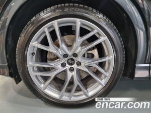 Audi Q4 e-tron 45 Premium 2025 года из Южной Кореи
