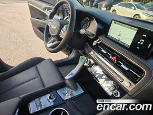 Genesis G70 Бензин 2.5T 4WD 2025 года из Южной Кореи