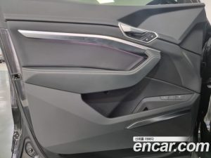 Audi Q8 e-tron 55 4WD Sportback 2024 года из Южной Кореи