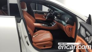 Mercedes-Benz CLS-Class CLS300d AMG Line 2023 года из Южной Кореи