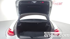 Mercedes-Benz CLS-Class CLS300d AMG Line 2023 года из Южной Кореи