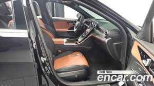 Mercedes-Benz C-Class C300 4MATIC AMG Line 2023 года из Южной Кореи