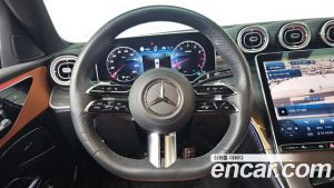 Mercedes-Benz C-Class C300 4MATIC AMG Line 2023 года из Южной Кореи