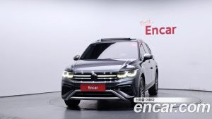 Volkswagen Tiguan 2.0 TSI Prestige 2023 года из Южной Кореи