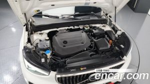Volvo XC40 B4 ULTIMATE Bright 2023 года из Южной Кореи