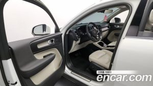 Volvo XC40 B4 ULTIMATE Bright 2023 года из Южной Кореи