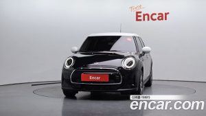 Mini Cooper 5Door CLASSIC 2023 года из Южной Кореи