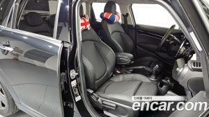 Mini Cooper 5Door CLASSIC 2023 года из Южной Кореи