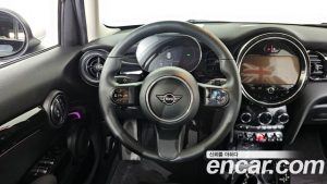 Mini Cooper 5Door CLASSIC 2023 года из Южной Кореи