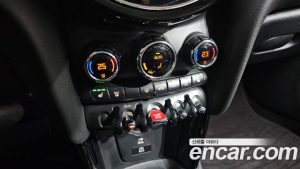 Mini Cooper 5Door CLASSIC 2023 года из Южной Кореи