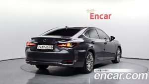 Lexus ES Luxury Plus 2023 года из Южной Кореи