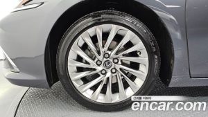 Lexus ES Luxury Plus 2023 года из Южной Кореи