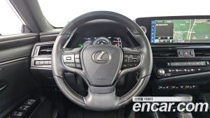 Lexus ES Luxury Plus 2023 года из Южной Кореи