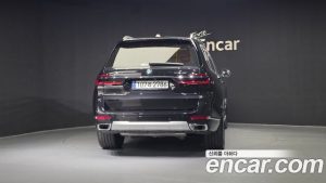 BMW X7 xDrive 40i Design Pure Excellence 7-Seater 2024 года из Южной Кореи