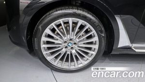BMW X7 xDrive 40i Design Pure Excellence 7-Seater 2024 года из Южной Кореи