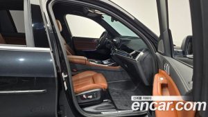 BMW X7 xDrive 40i M Sport 7-Seater 2024 года из Южной Кореи
