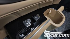 Kia Sorento HEV 1.6 2WD 2024 года из Южной Кореи