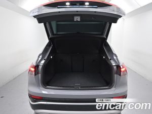 Audi Q4 e-tron 40 Premium Sportback 2023 года из Южной Кореи