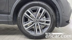Volkswagen Tiguan 2.0 TSI Prestige 2023 года из Южной Кореи