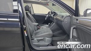 Volkswagen Tiguan 2.0 TSI Prestige 2023 года из Южной Кореи