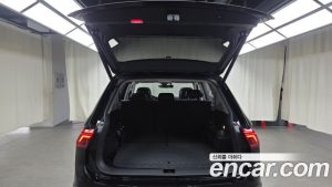 Volkswagen Tiguan 2.0 TSI Prestige 2023 года из Южной Кореи