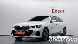 BMW 5-Series 520i M Sport 2024 года из Южной Кореи