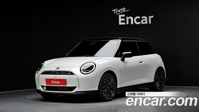 Mini Cooper SE Favoured 2024 года из Кореи