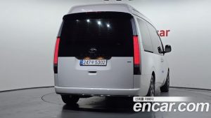 Hyundai Staria 4WD Lounge 9-Seater 2024 года из Южной Кореи