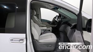 Hyundai Staria 4WD Lounge 9-Seater 2024 года из Южной Кореи