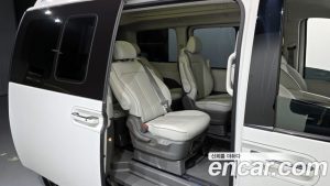 Hyundai Staria 4WD Lounge 9-Seater 2024 года из Южной Кореи