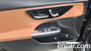 Mercedes-Benz C-Class C300 4MATIC Avantgarde 2023 года из Южной Кореи