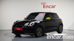 Mini Cooper SE ELECTRIC 2024 года из Южной Кореи