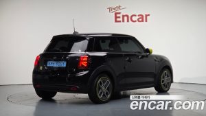 Mini Cooper SE ELECTRIC 2024 года из Южной Кореи