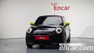 Mini Cooper SE ELECTRIC 2024 года из Южной Кореи