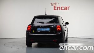 Mini Cooper SE ELECTRIC 2024 года из Южной Кореи