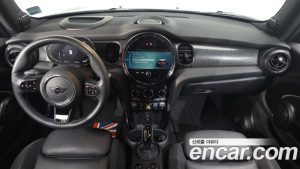 Mini Cooper SE ELECTRIC 2024 года из Южной Кореи