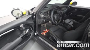 Mini Cooper SE ELECTRIC 2024 года из Южной Кореи