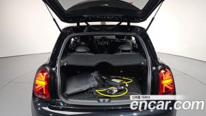 Mini Cooper SE ELECTRIC 2024 года из Южной Кореи