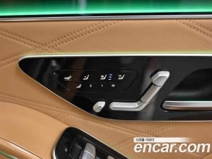 Mercedes-Benz S-Class Maybach S680 4MATIC VIRGIL ABLOH Edition 2023 года из Южной Кореи