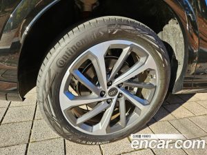 Audi Q5 40 TDI 4WD S Line Sportback 2025 года из Южной Кореи