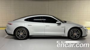 Porsche Taycan Base 2023 года из Южной Кореи