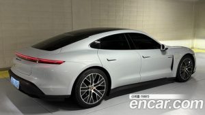 Porsche Taycan Base 2023 года из Южной Кореи