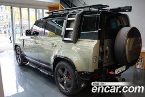 Land Rover Defender 110 P400 X 2023 года из Южной Кореи