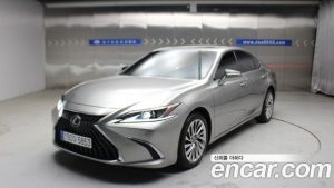 Lexus ES Luxury Plus 2023 года из Южной Кореи