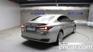 Lexus ES Luxury Plus 2023 года из Южной Кореи